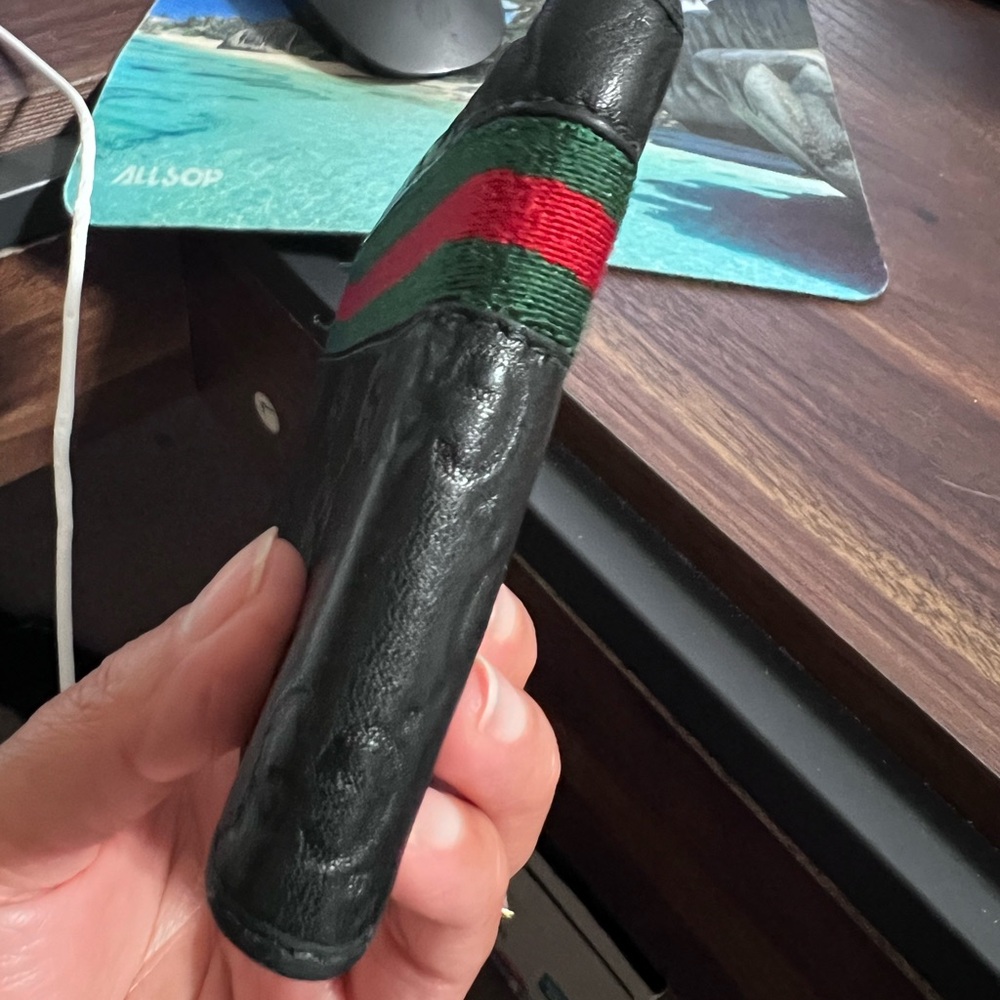 Gucci Embossed Black Wallet with Red and Green Accents - Picture 3 of 14